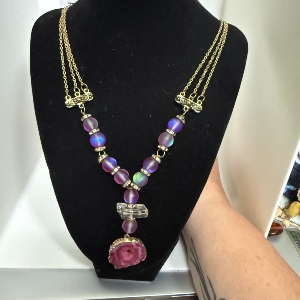 Purple Beaded Necklace with Agate Pendant